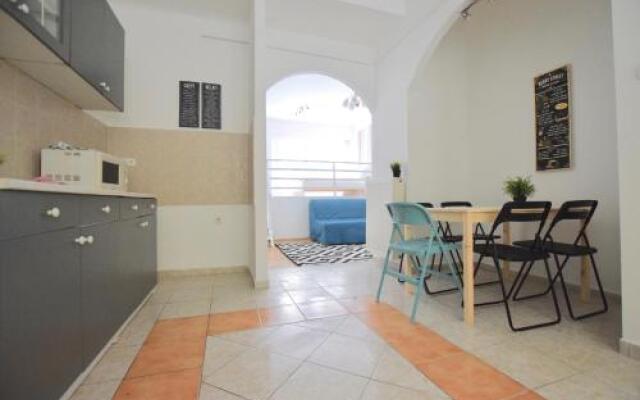 Creative Apartment Akácfa 4