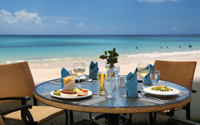 Sea Breeze Beach House by Ocean Hotels - All Inclusive
