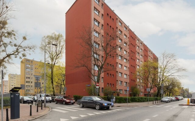 Dickensa Warsaw Apartment by Renters