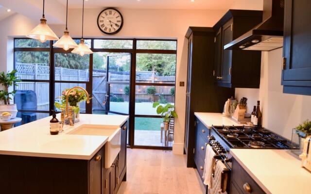 5 Bedroom Family Home in Acton