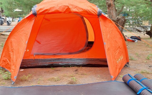 Pantai Ayunan Camp Goa Cemara