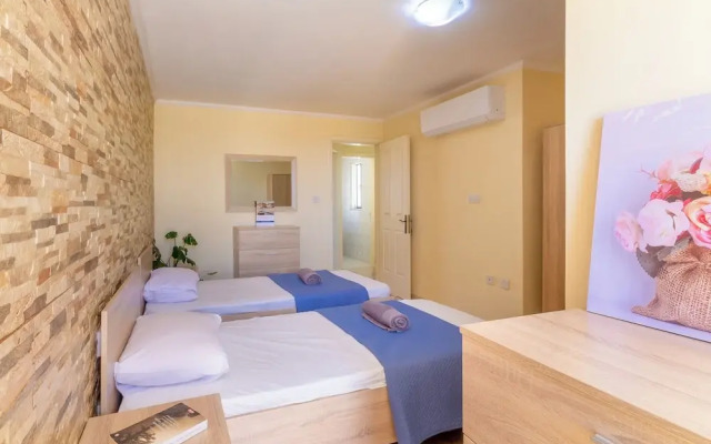 Penthouse Tower Court Zurrieq
