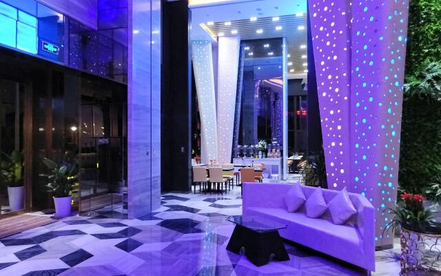 Holiday Villa Hotel & Residence
