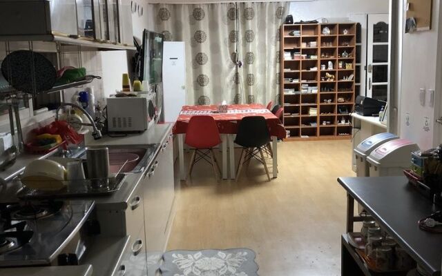 Amuse Guest House - Hostel