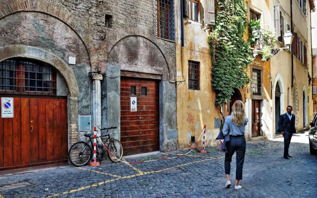 Town House - Treasurerome Collection