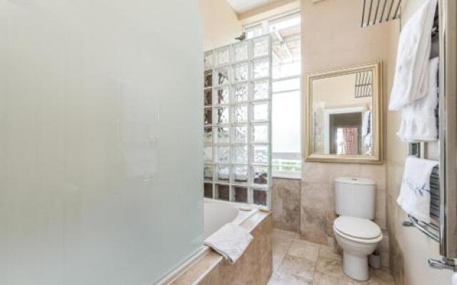 NEW Luxury 1BD Flat in Heart of Kensington Olympia