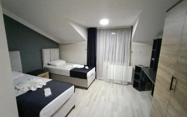 The Queens Suite Hotel
