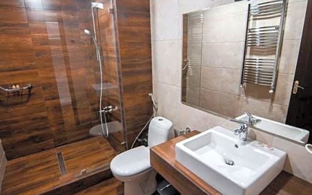 Hotel Tela & Mareli Winery