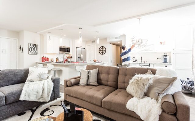 Via De Royal 2 BR by Casago