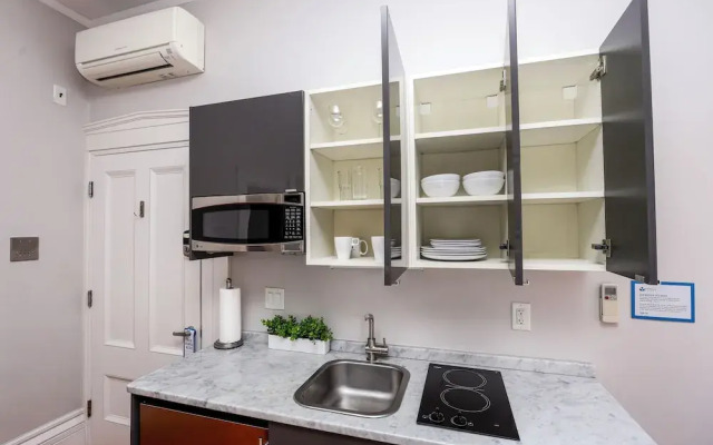 Maverick Suites at 40 Temple St