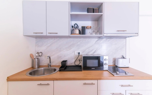 Jevrejska-Central Studio with Free Parking