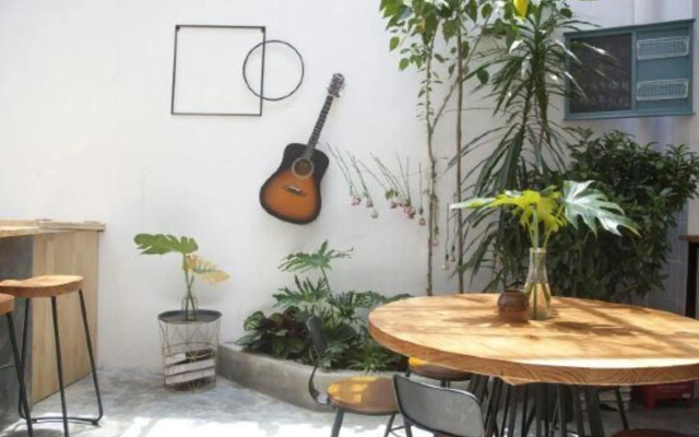 Dali Monster Inn (Gucheng Dongyu Street)