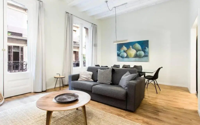 Bright and modern 4bedroom with terrace in Las Ramblas P2