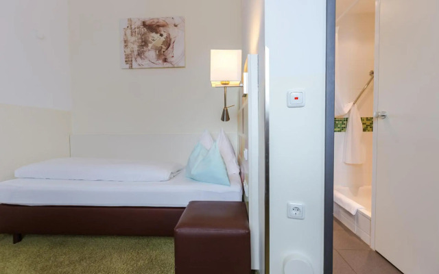 Hotel Arooma