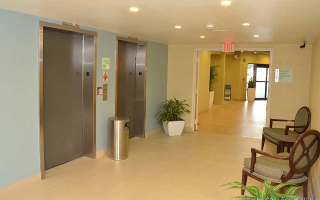 Holiday Inn Fort Myers - Downtown Area by IHG