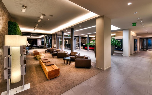 Small Luxury Hotel Wellnesshotel Golfpanorama – Lobby – Waldi