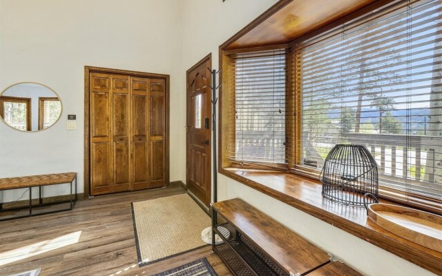 Calderon De La Breck 5 Bedroom Home by Redawning