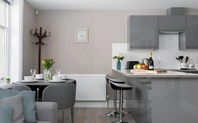 Comfy 5 Location Few Steps From BA I360