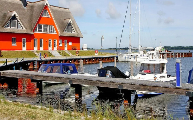 Holiday Home Lotsenhaus am Breetzer Bodden