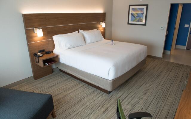 Holiday Inn Express & Suites Dayton Southwest by IHG