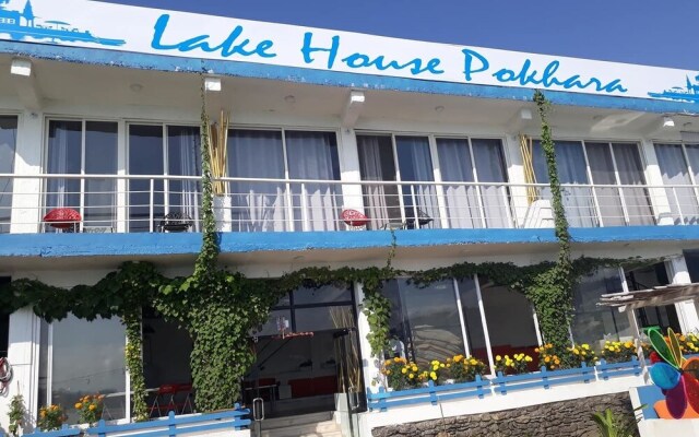 Hotel Lake House