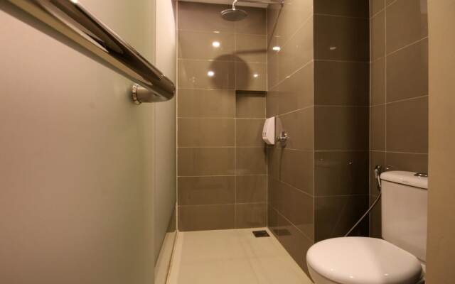 Sky Inn Express Hotel