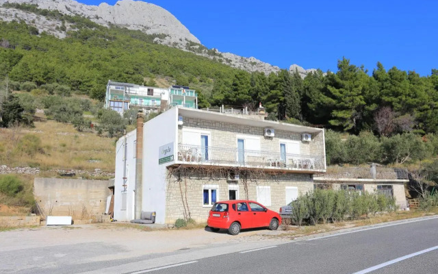 Apartments with a parking space Marusici, Omis - 954