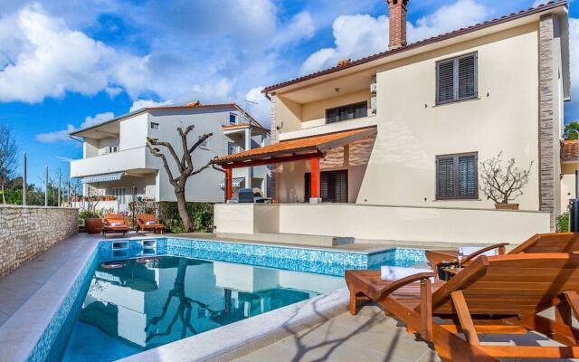 Holiday Home in Pula With Pool