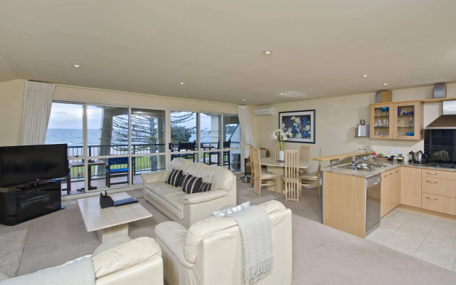 The Pavilions Beachfront Apartments