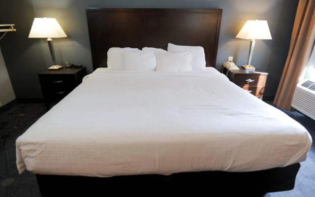 Baymont by Wyndham Flint Airport North