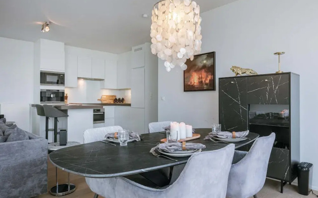 Modern Antwerp Apartment With City Views 2 Bedrooms