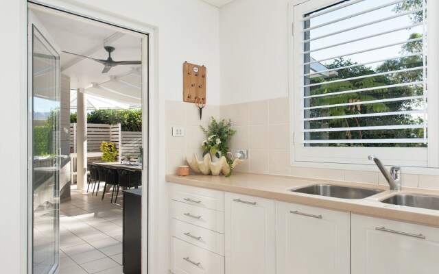 Arabella - Stylish Seaside Sanctuary With Views