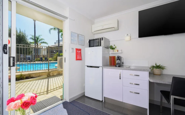 Seadream Studios at Mandurah Gate Resort