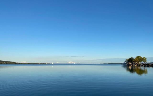 ROYAL SUN - lakeside luxury studio flat at Balaton