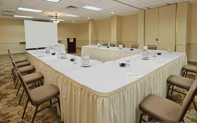 DoubleTree by Hilton Mahwah