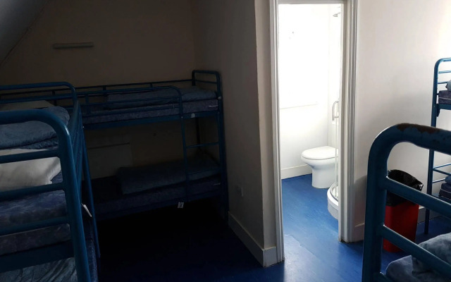 Smart Sea View Brighton Hostel