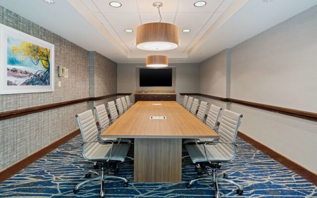 Embassy Suites by Hilton Tampa USF Near Busch Gardens