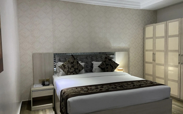L.A Kings Hotel