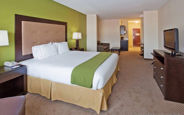 Holiday Inn Express and Suites Savannah - Midtown, an IHG Hotel