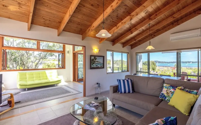 Tikirau Bay Views in Oneroa
