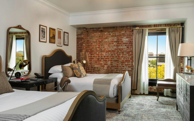 The Charmant Hotel