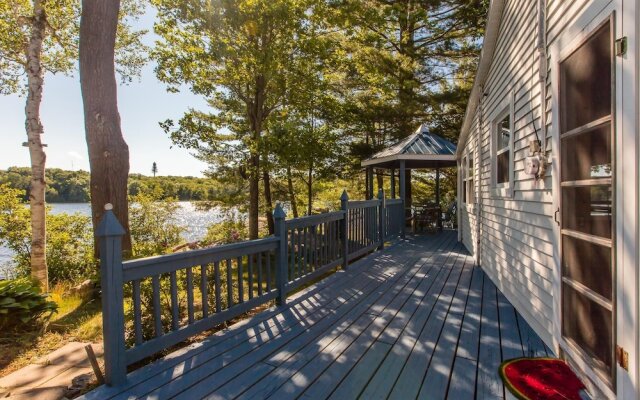 Magic on Little Go Home~3 bedroom cottage + guest cabin on 980 ft shore!