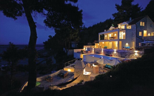 Stunning Home in Prigradica With Jacuzzi, Wifi and 8 Bedrooms