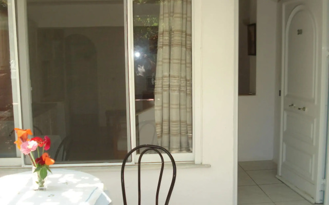 Villa Avra
