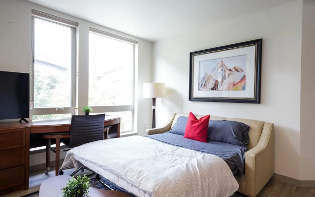 The Apple Theory Downtown Portland