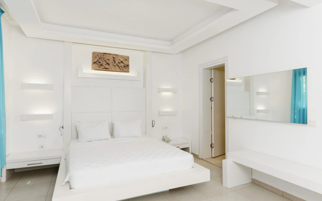 Costa Luvi Hotel
