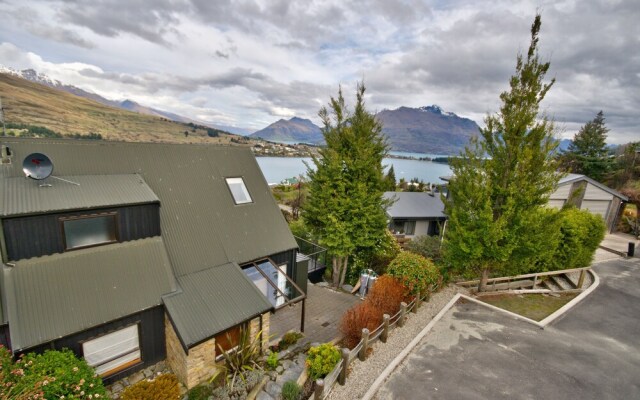 Woodlands Close Retreat