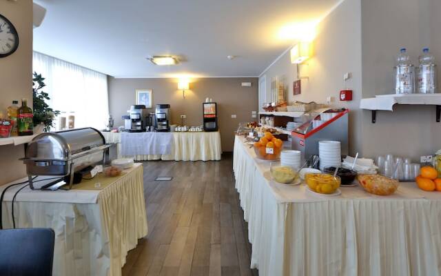 Hotel Regal  Apartments