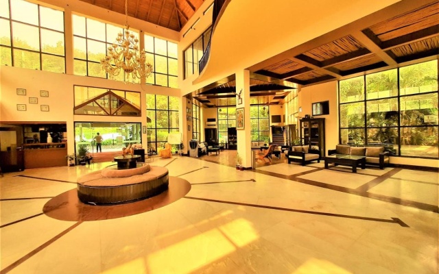 Wood castle Spa & Resort – Lobby – Nainital