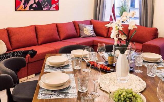 MORRISON apartment/15 guests/7bedrooms/Riga Old Town